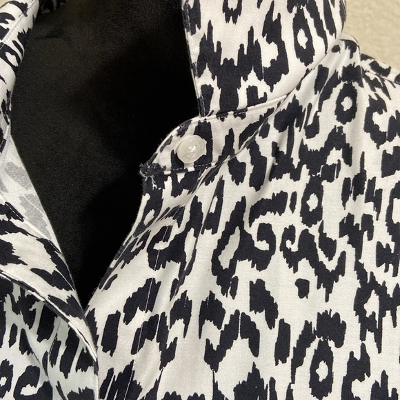 Chico’s  Animal Print Shirt - Picture 4 of 9